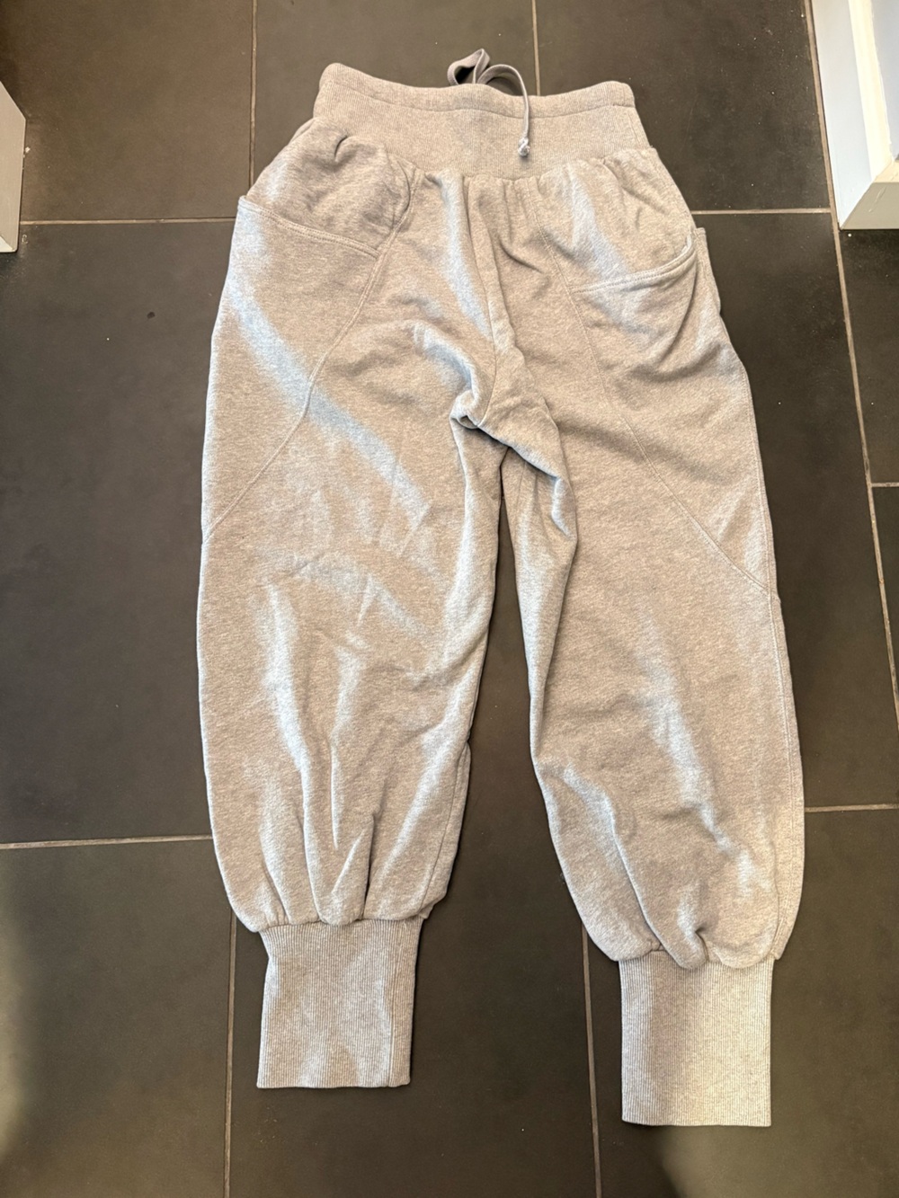Like New! FP movement day off pants in grey size M - Picture 8 of 10